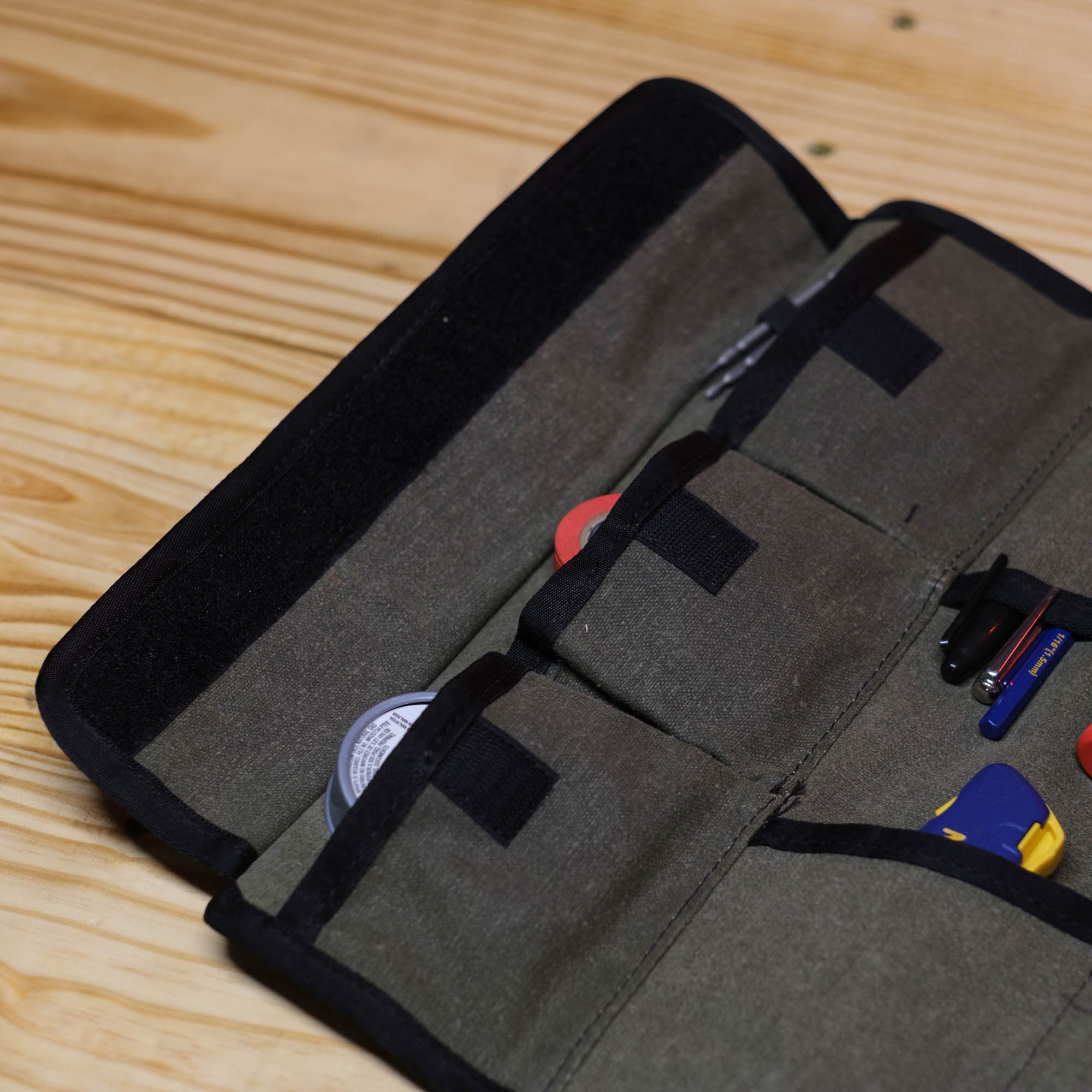 tool roll with pockets